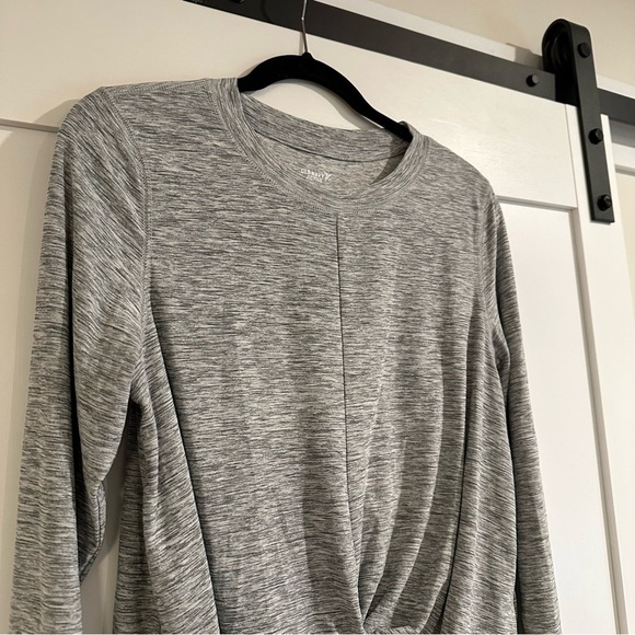 OLD NAVY Active Top Size L - Picture 2 of 6